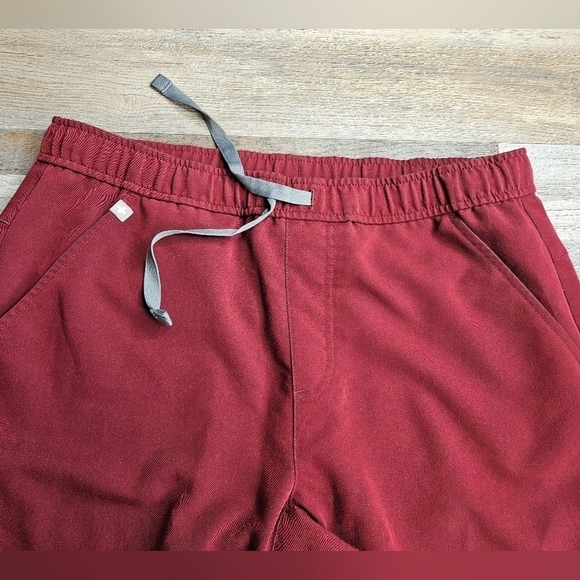 FIGS Tansen Jogger Scrub Pants Men's Medium Burgundy - Picture 3 of 9